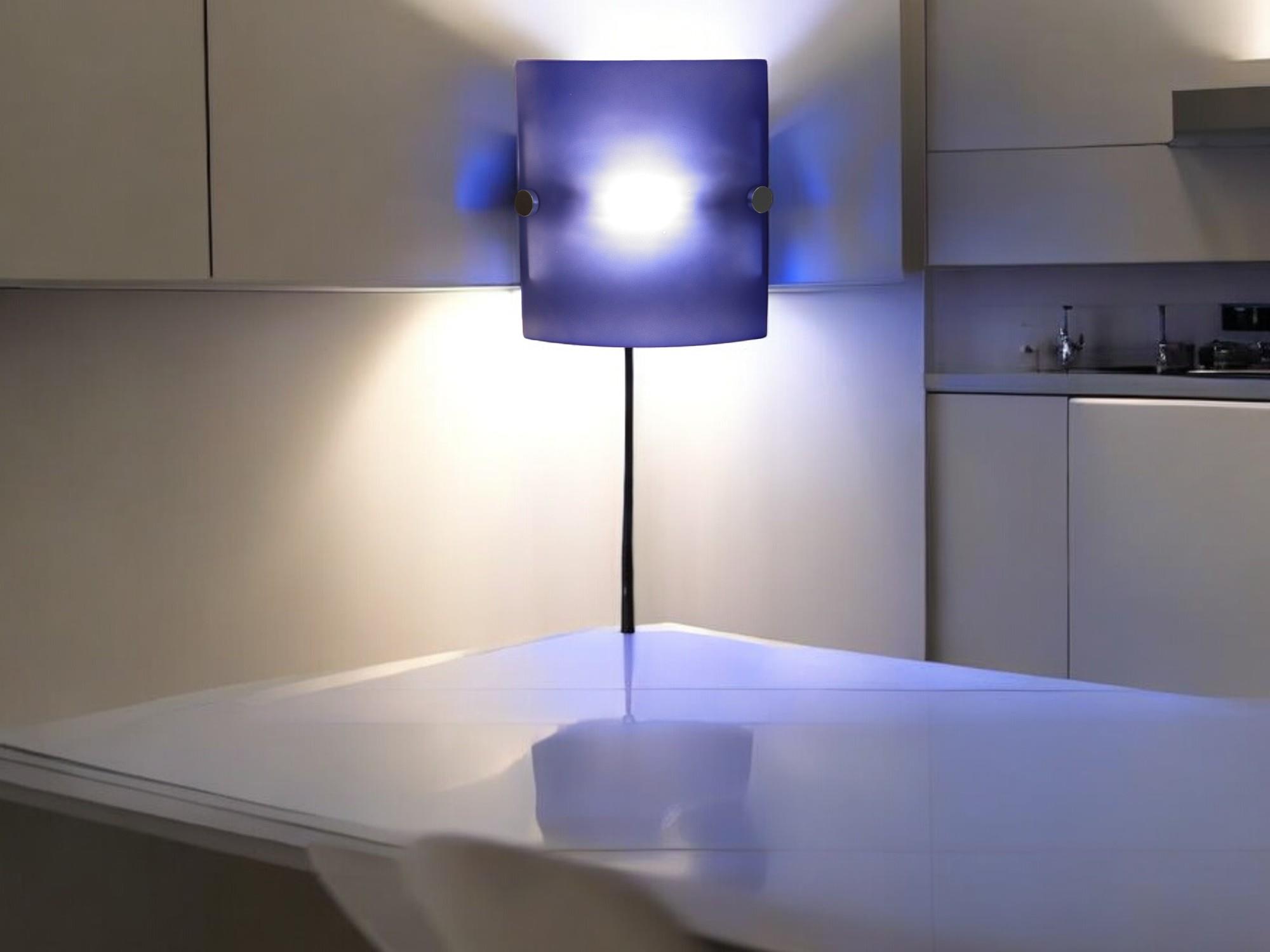 Halogen Wandleuchte "Eleganz" mit blauem Glas