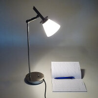 Moderne Tischleuchte Kathy  Drehgelenk Lampe Nickel Glas weiß Fassung G9