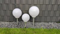 Solar Kugelleuchte Ola 15cm mit Erdspieß Kunststoff IP44